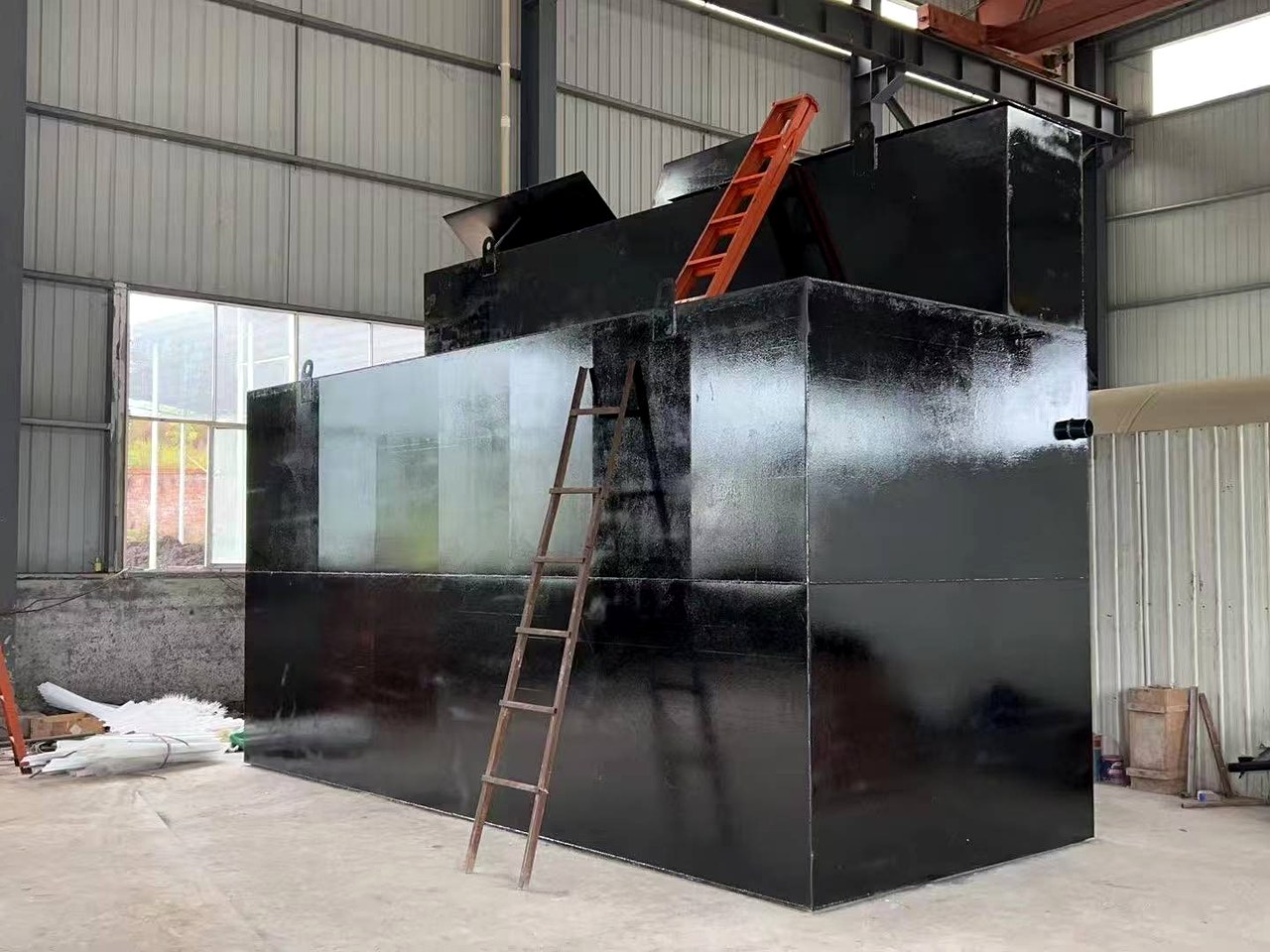 Integrated sewage treatment unit